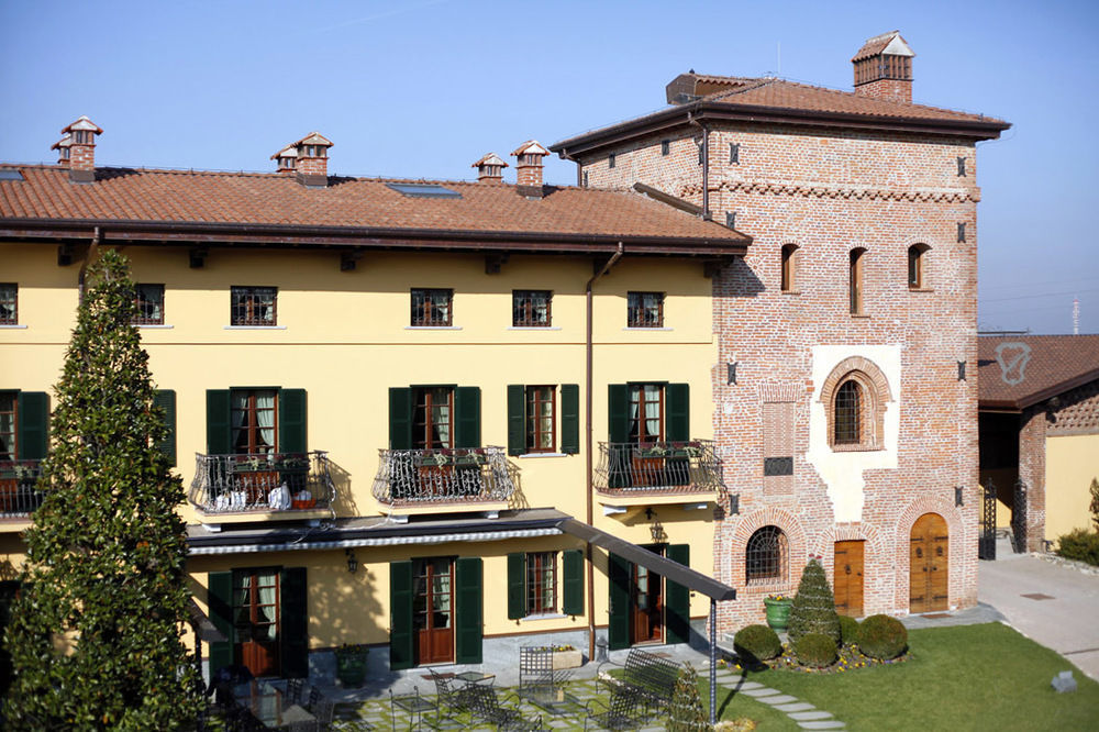 La Torre Dei Canonici Lumellogno Bagian luar foto